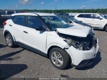  Salvage Nissan Kicks