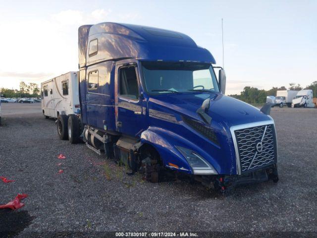  Salvage Volvo Vnl