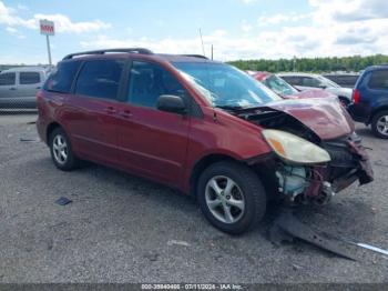  Salvage Toyota Sienna