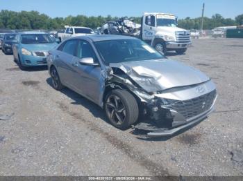  Salvage Hyundai ELANTRA