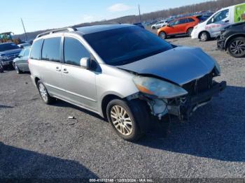  Salvage Toyota Sienna