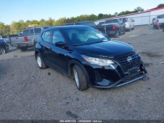  Salvage Nissan Kicks