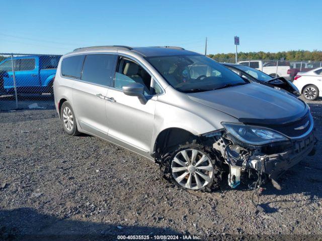  Salvage Chrysler Pacifica