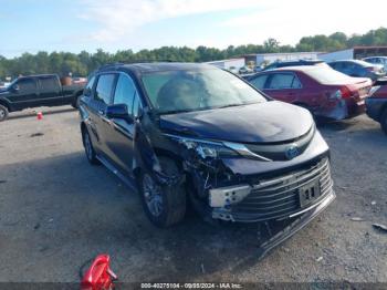  Salvage Toyota Sienna