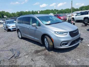  Salvage Chrysler Pacifica