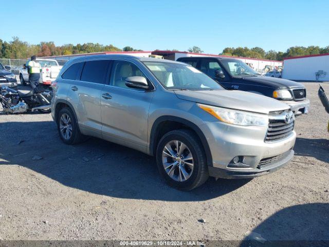  Salvage Toyota Highlander