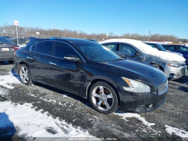  Salvage Nissan Maxima