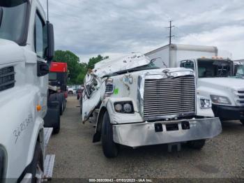  Salvage Freightliner 122sd