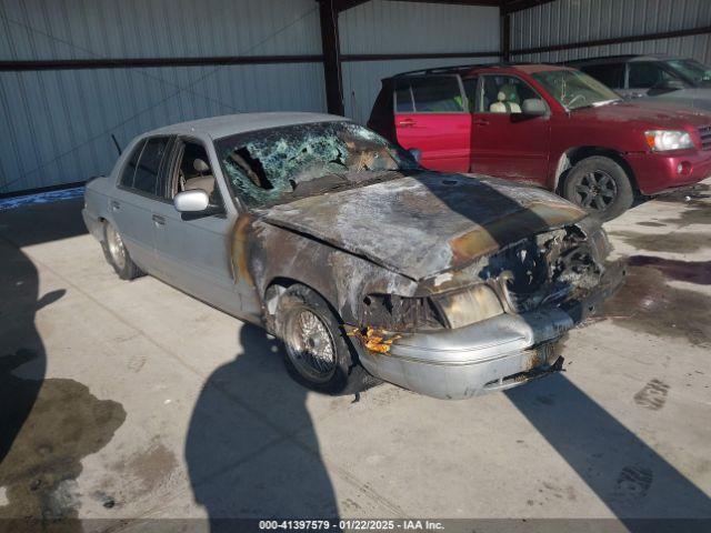  Salvage Ford Crown Victoria