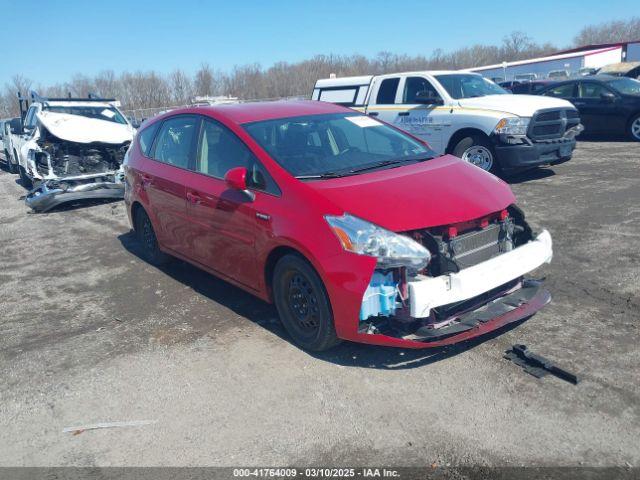  Salvage Toyota Prius v