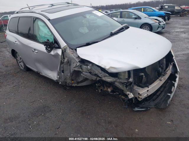  Salvage Nissan Pathfinder