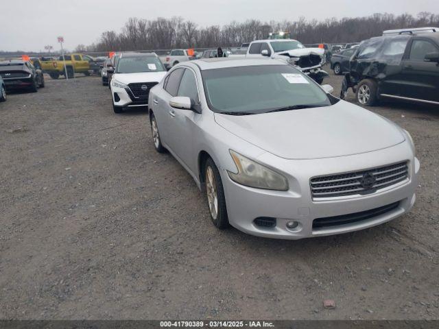  Salvage Nissan Maxima