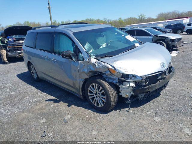  Salvage Toyota Sienna