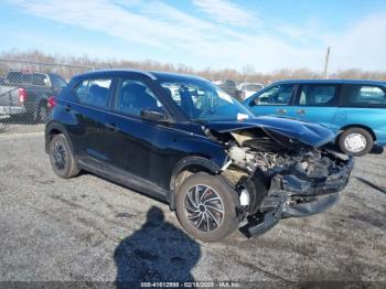  Salvage Nissan Kicks