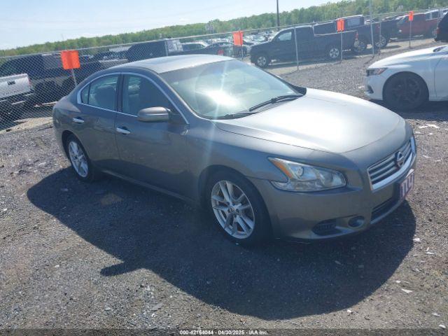  Salvage Nissan Maxima