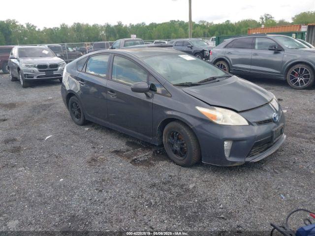  Salvage Toyota Prius