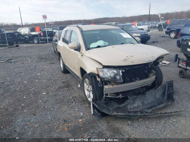  Salvage Jeep Compass