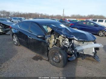  Salvage Nissan Altima