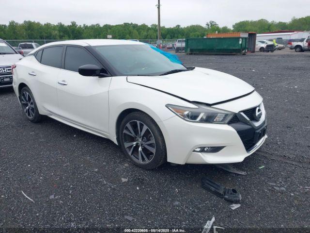  Salvage Nissan Maxima