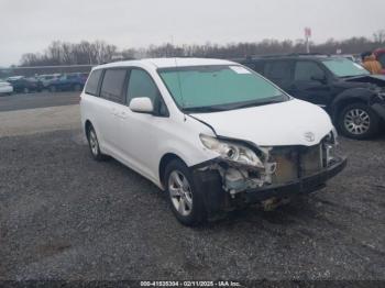  Salvage Toyota Sienna