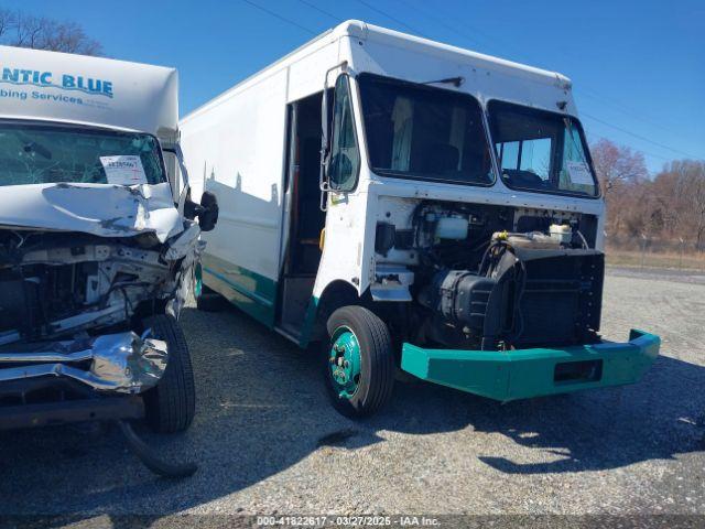  Salvage Freightliner Chassis