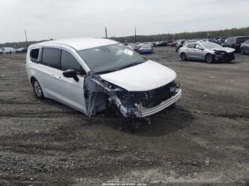  Salvage Chrysler Pacifica