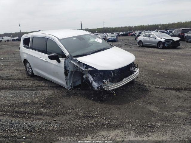  Salvage Chrysler Pacifica