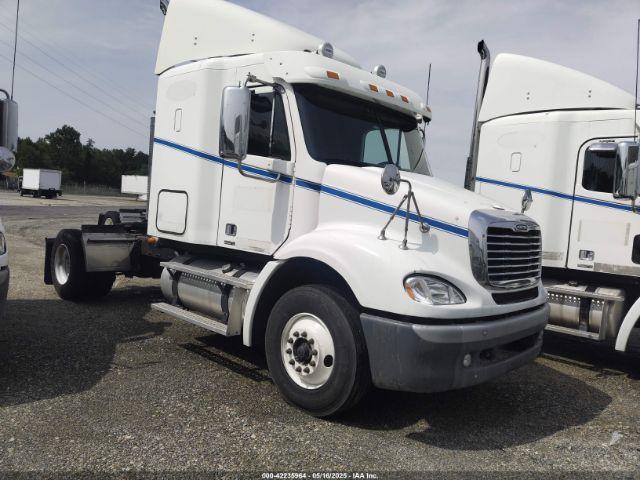  Salvage Freightliner Columbia