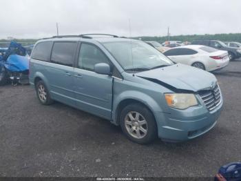  Salvage Chrysler Town & Country