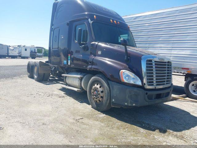  Salvage Freightliner Cascadia 125