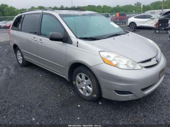  Salvage Toyota Sienna
