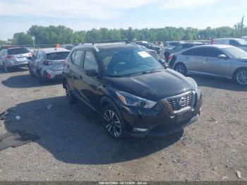  Salvage Nissan Kicks