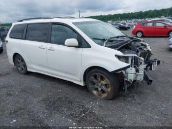  Salvage Toyota Sienna