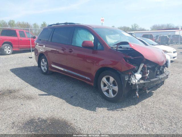  Salvage Toyota Sienna