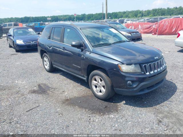  Salvage Jeep Compass