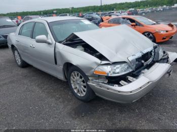  Salvage Lincoln Towncar