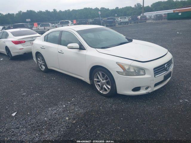  Salvage Nissan Maxima