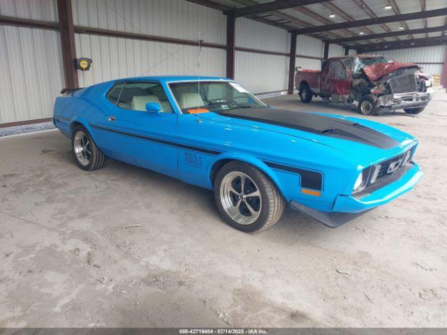  Salvage Ford Mustang