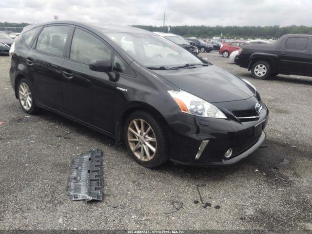  Salvage Toyota Prius v