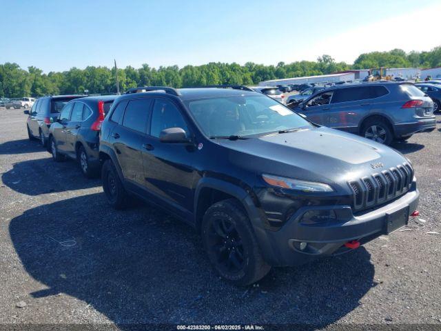  Salvage Jeep Cherokee