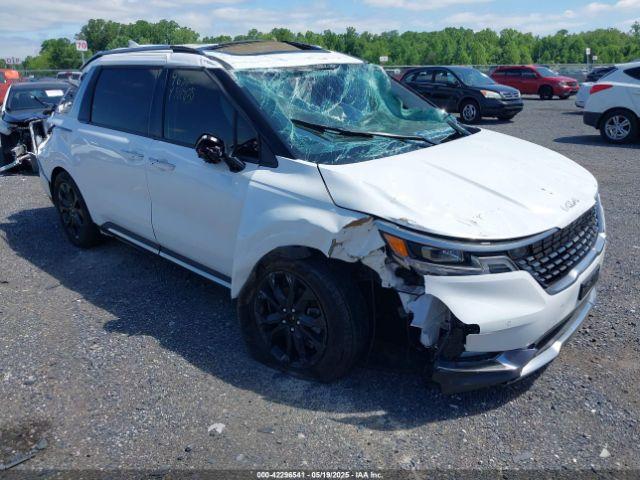  Salvage Kia Carnival