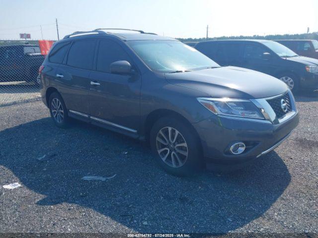 Salvage Nissan Pathfinder