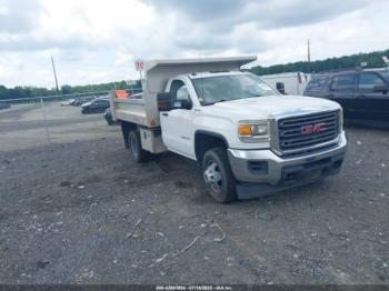  Salvage General Motors Sierra 3500hd Chassis