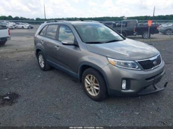  Salvage Kia Sorento