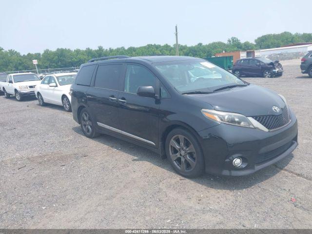  Salvage Toyota Sienna
