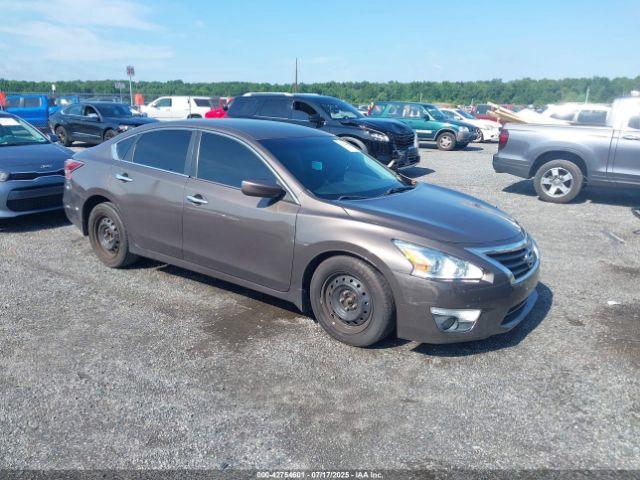  Salvage Nissan Altima