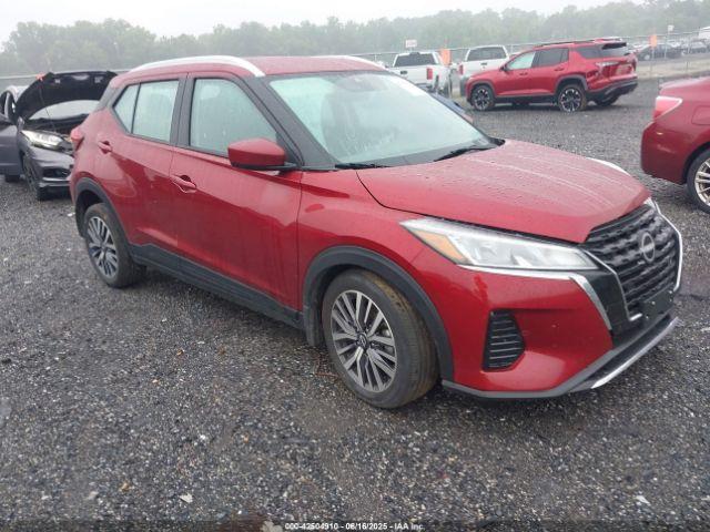  Salvage Nissan Kicks
