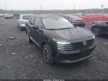  Salvage Nissan Kicks