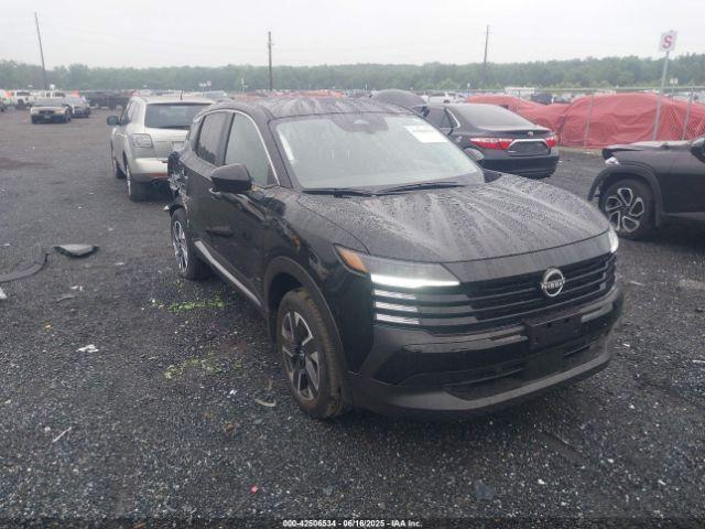  Salvage Nissan Kicks