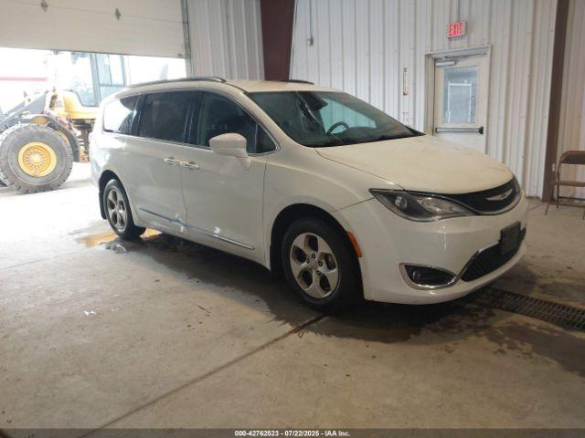  Salvage Chrysler Pacifica